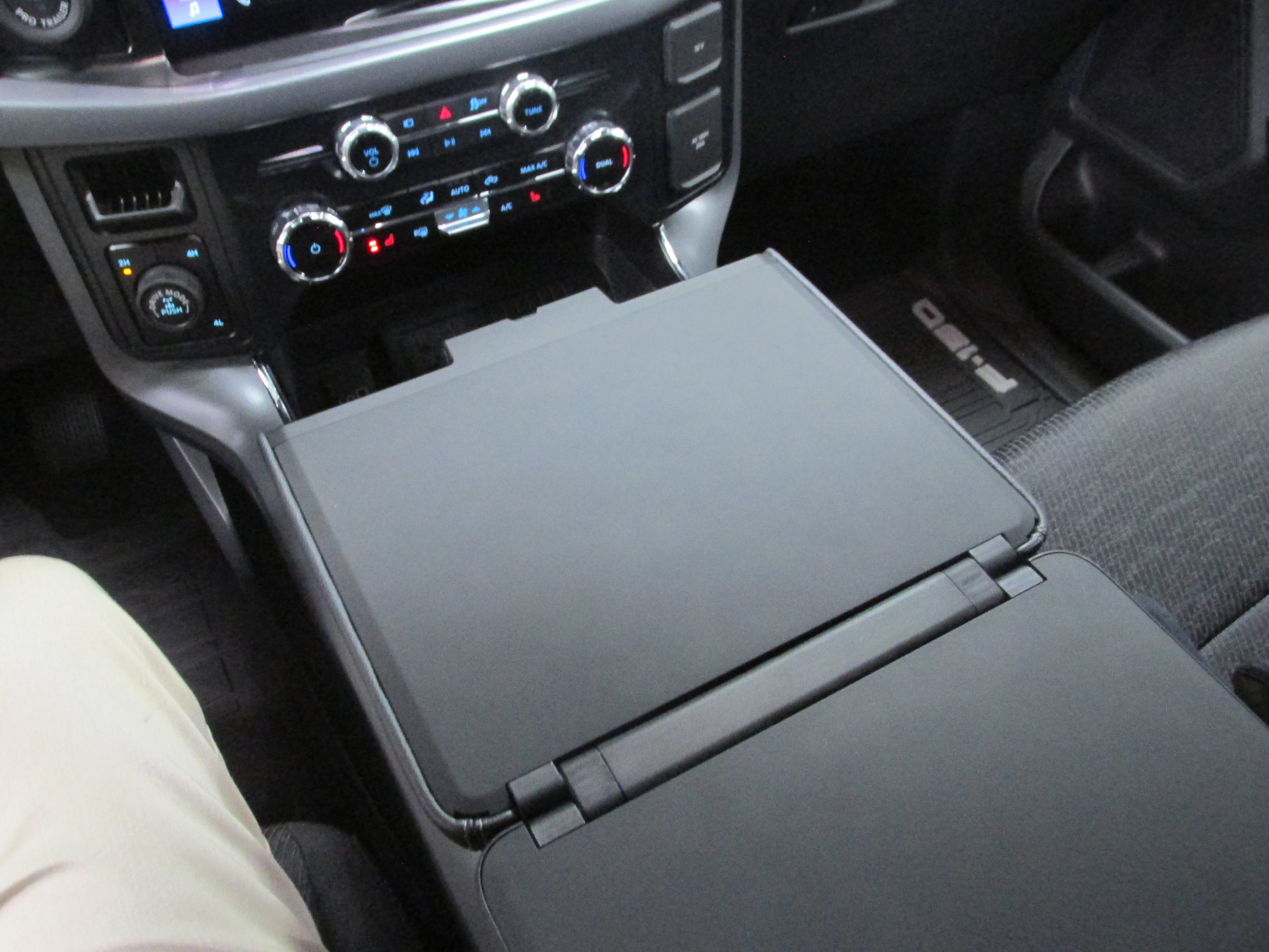 New 2026 Ford F150 XLT w/ Equipment Group 302A MID image 36