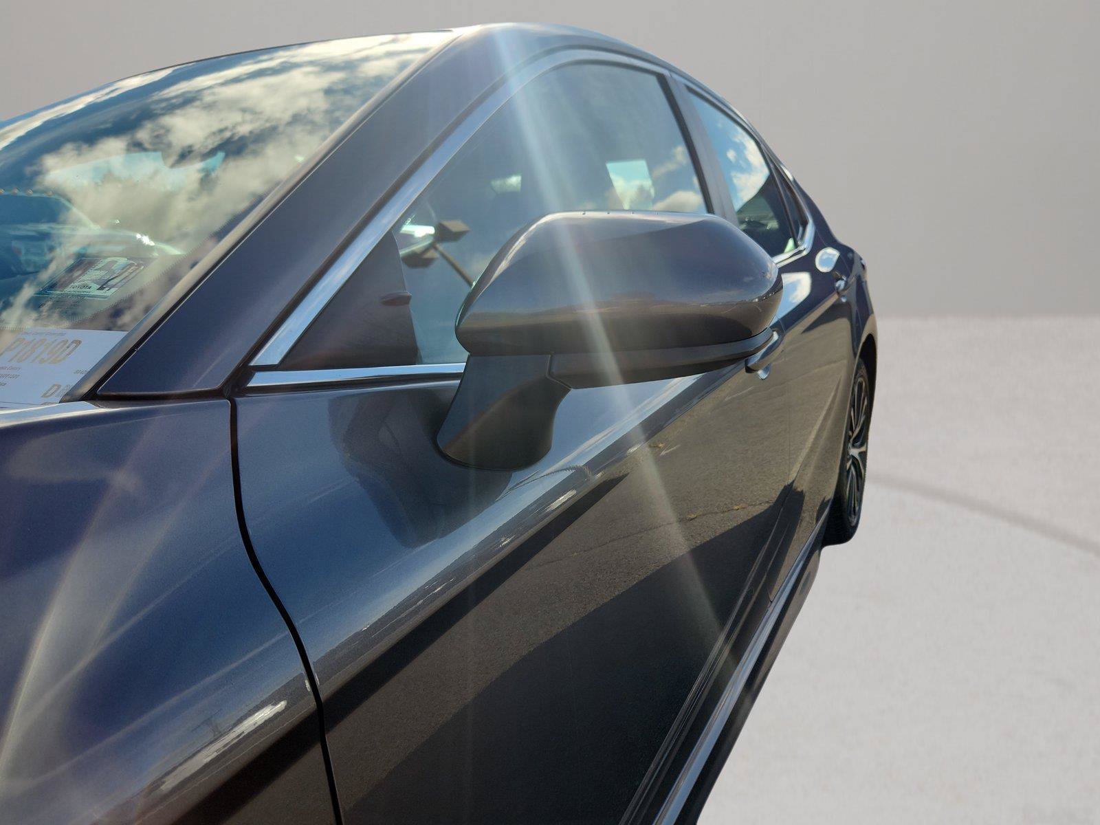 Used 2019 Toyota Camry SE FWD image 10