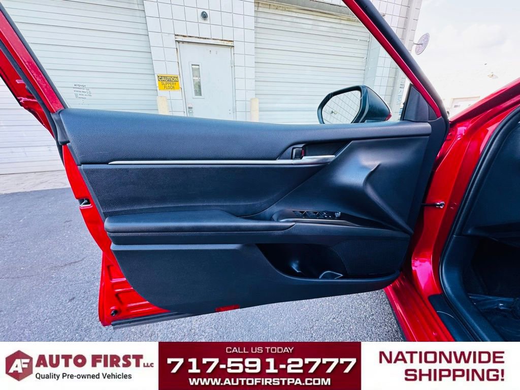 Used 2022 Toyota Camry SE image 10