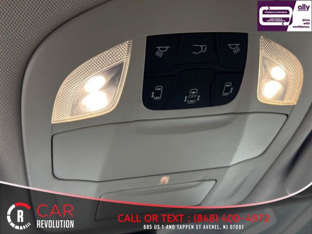 Used 2021 Chrysler Pacifica Touring-L FWD image 47
