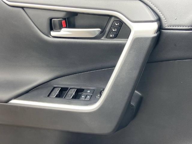 Used 2022 Toyota RAV4 Limited FWD image 19