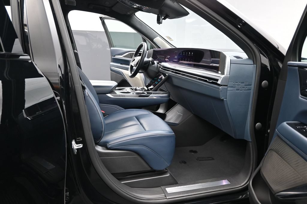 Certified 2026 Cadillac Escalade IQ Luxury 2 w/ LPO, Premium Carpet Package AWD/4WD image 21