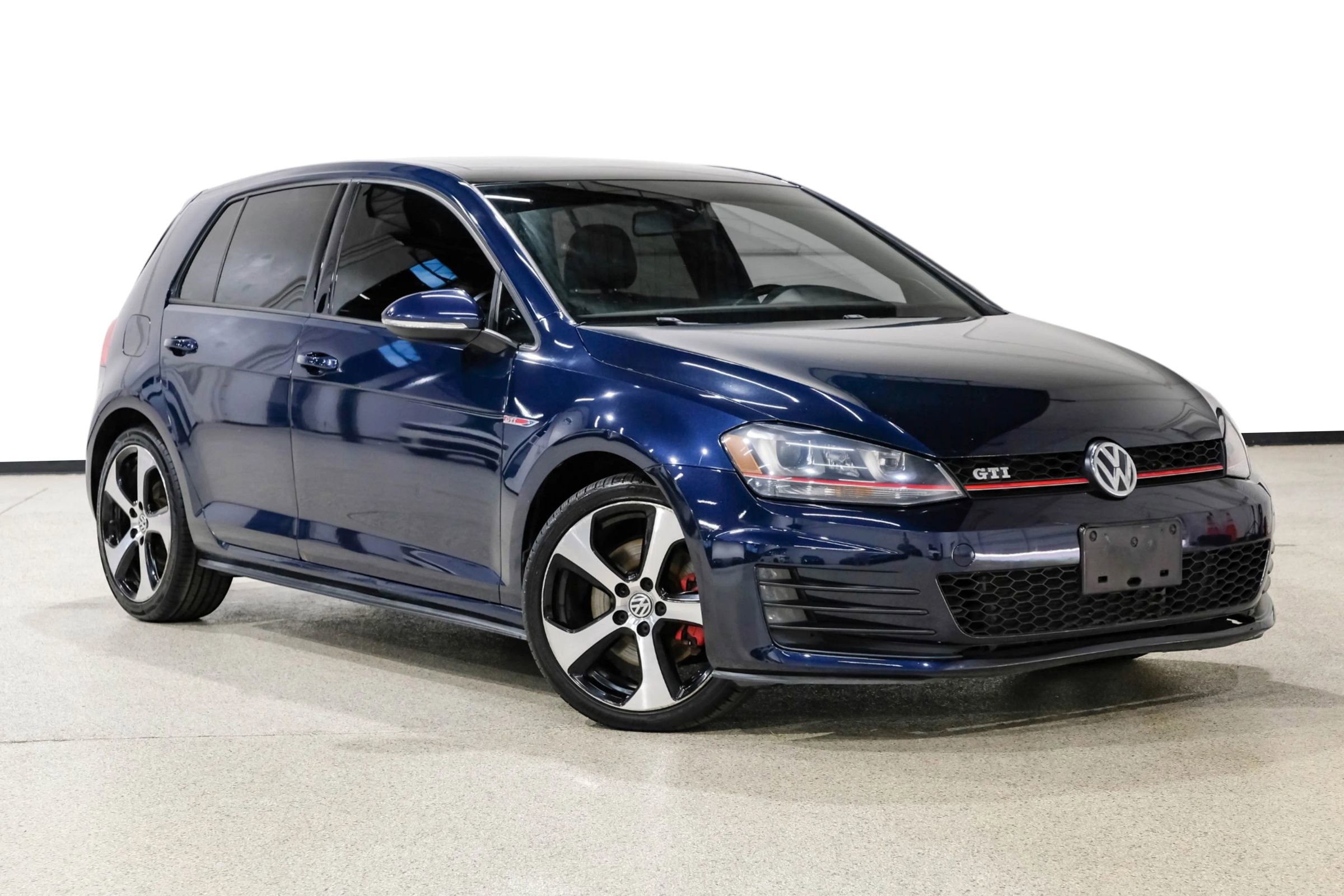 Used 2015 Volkswagen GTI SE FWD image 4