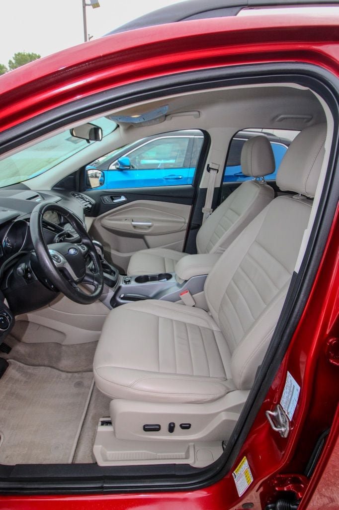 Used 2016 Ford Escape SE w/ SE Leather Comfort Package AWD/4WD image 13