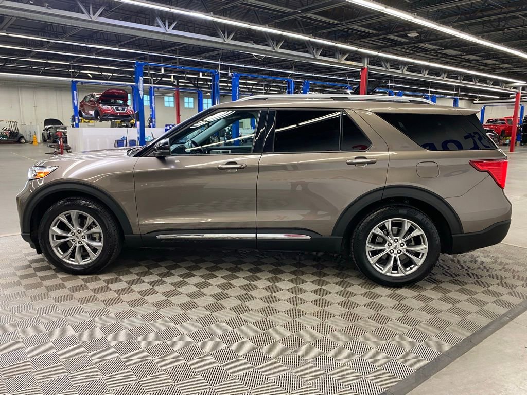 Used 2021 Ford Explorer Limited w/ Equipment Group 301A image 6