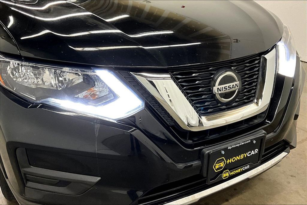 Used 2019 Nissan Rogue SV image 32