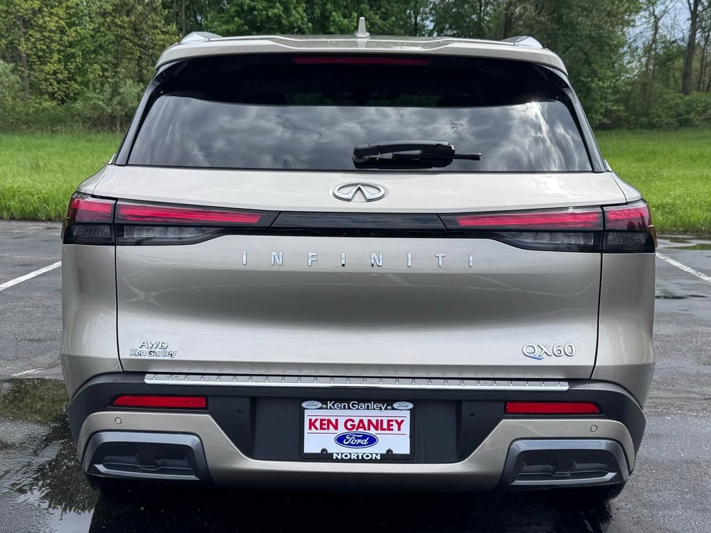 Used 2023 INFINITI QX60 Sensory w/ Cargo Package AWD/4WD image 10