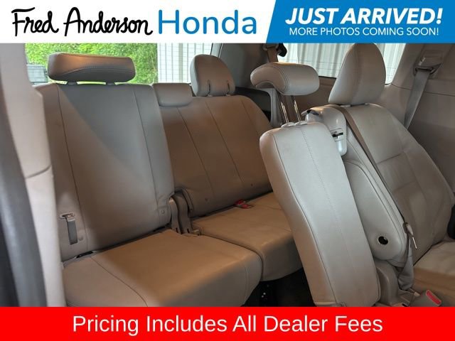 Used 2018 Toyota Sienna XLE FWD image 23