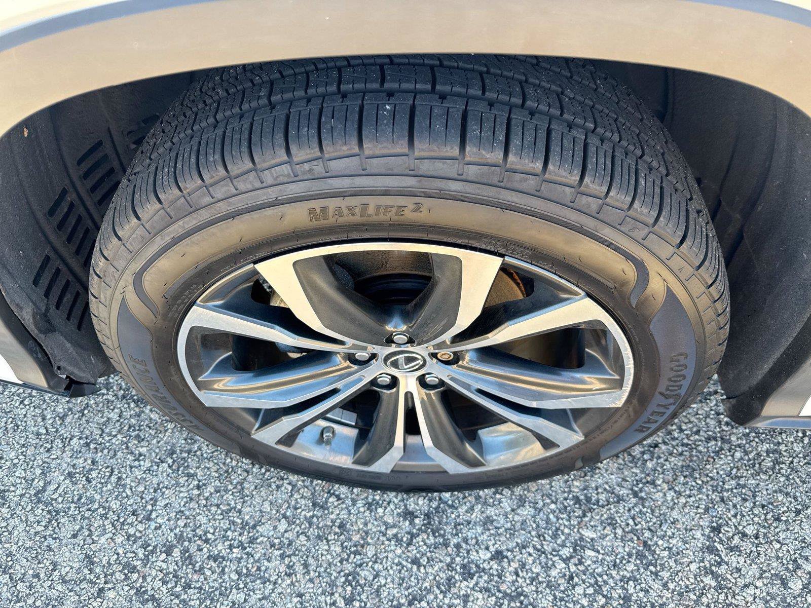 Used 2020 Lexus RX 450h AWD w/ Premium Package image 27