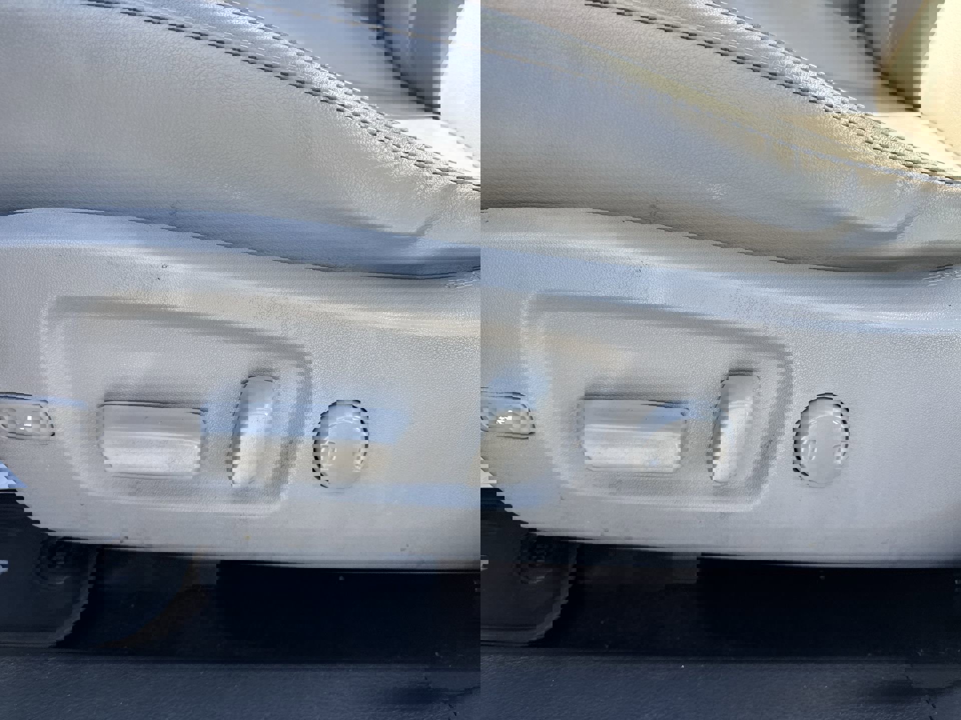 Used 2018 Toyota Highlander XLE image 18