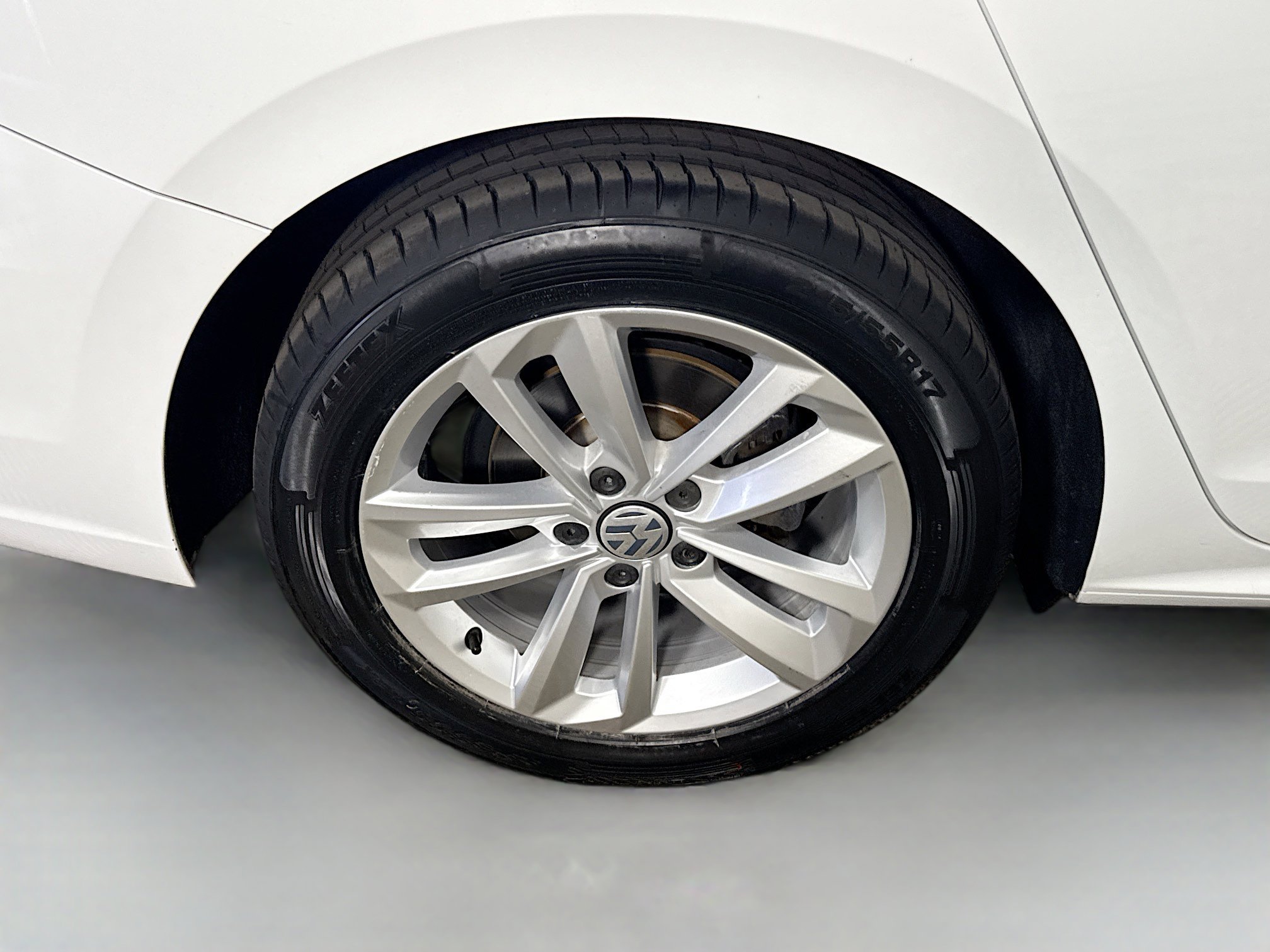 Used 2020 Volkswagen Passat 2.0T SE image 33