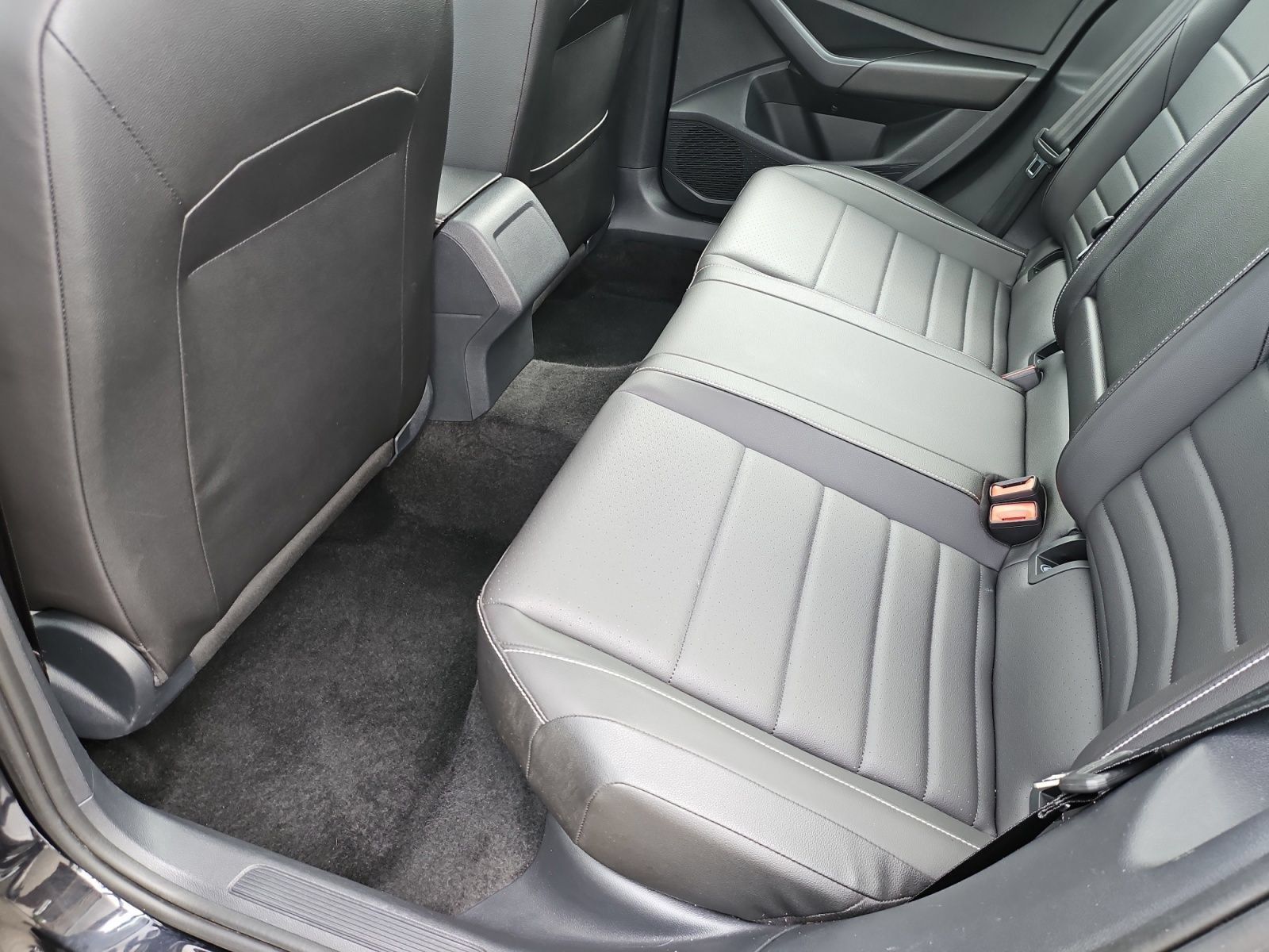 Used 2024 Volkswagen Jetta SE FWD image 31