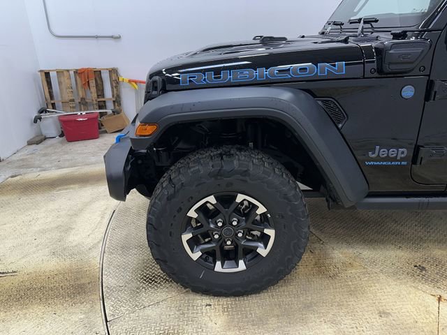 Used 2025 Jeep Wrangler Unlimited Rubicon 4xe w/ Convenience Group image 19