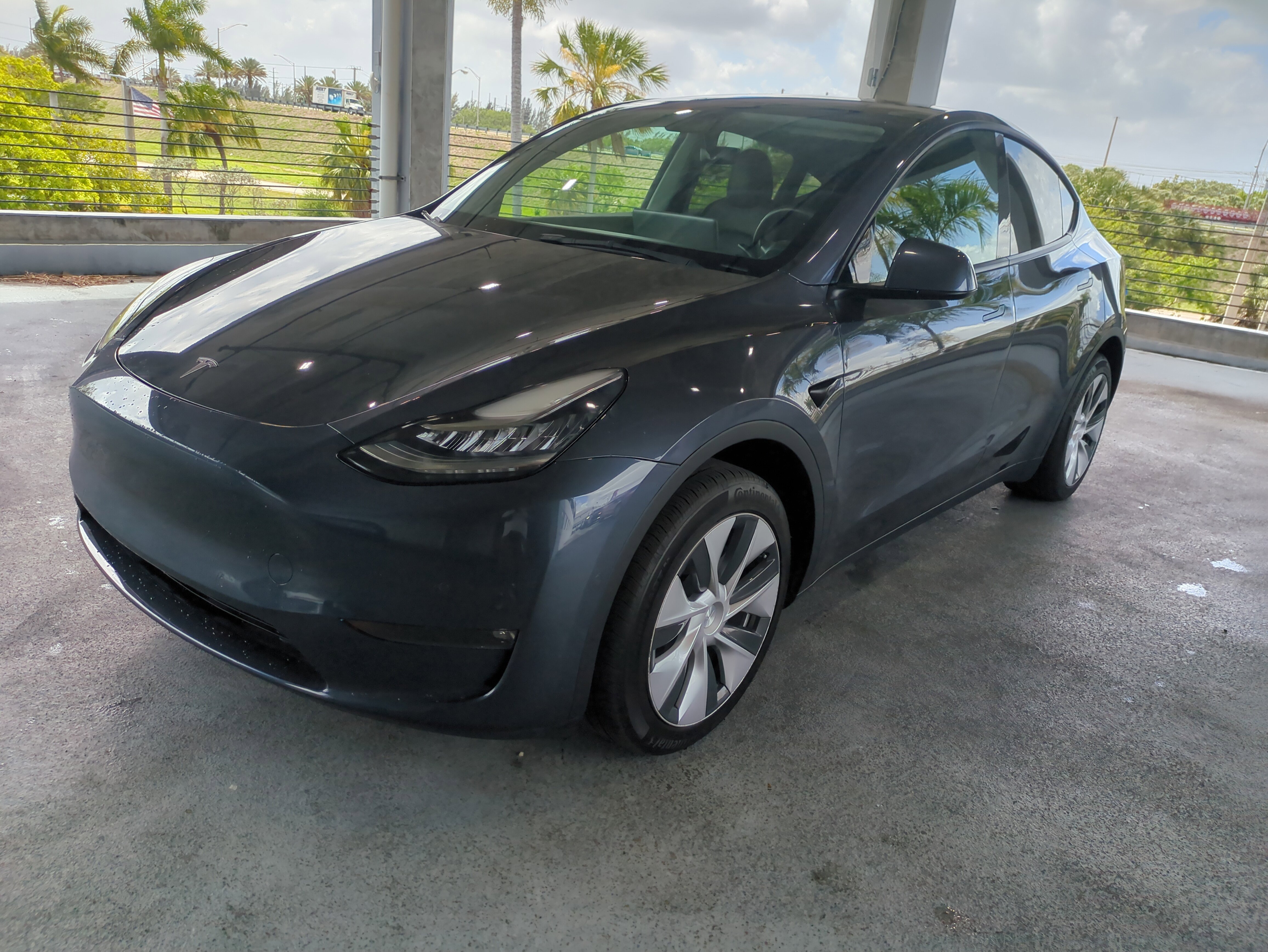 Used 2022 Tesla Model Y Long Range image 9
