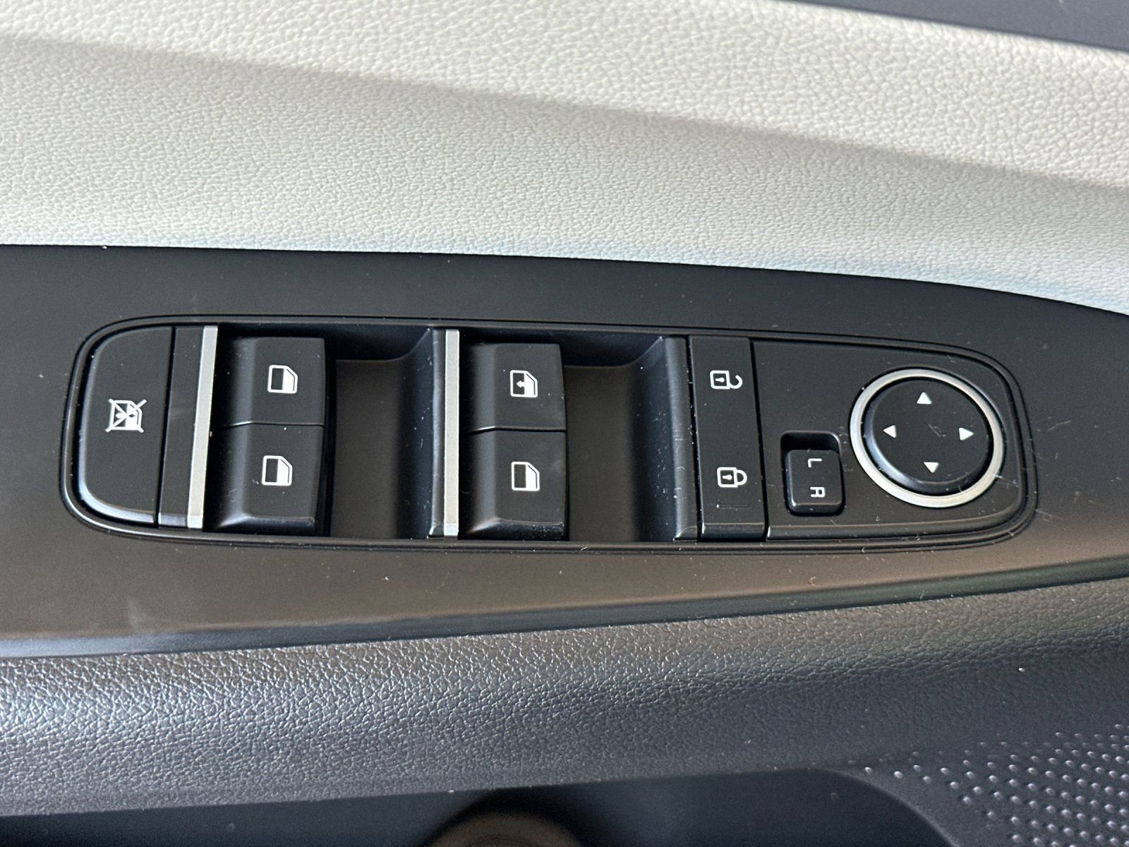 Certified 2023 Kia Forte LXS w/ LXS Technology Package image 14