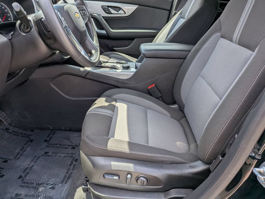 Used 2025 Chevrolet Blazer LT FWD image 24