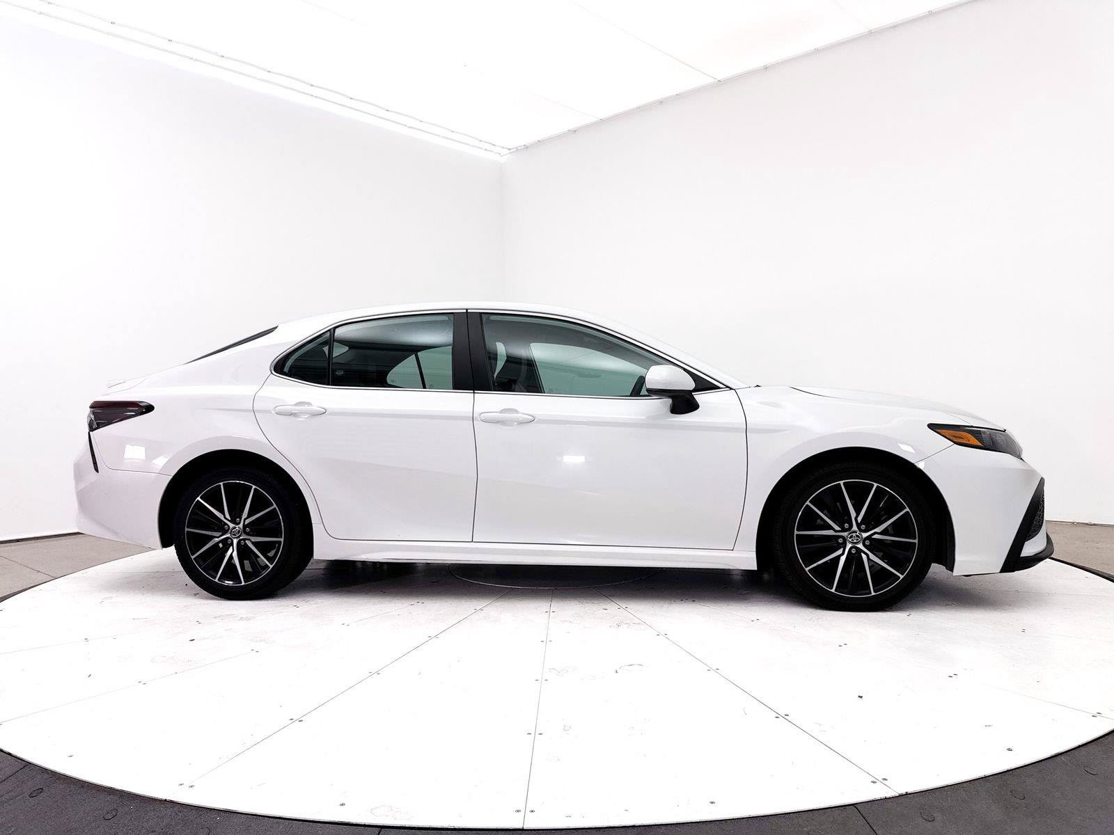 Used 2021 Toyota Camry SE FWD image 36