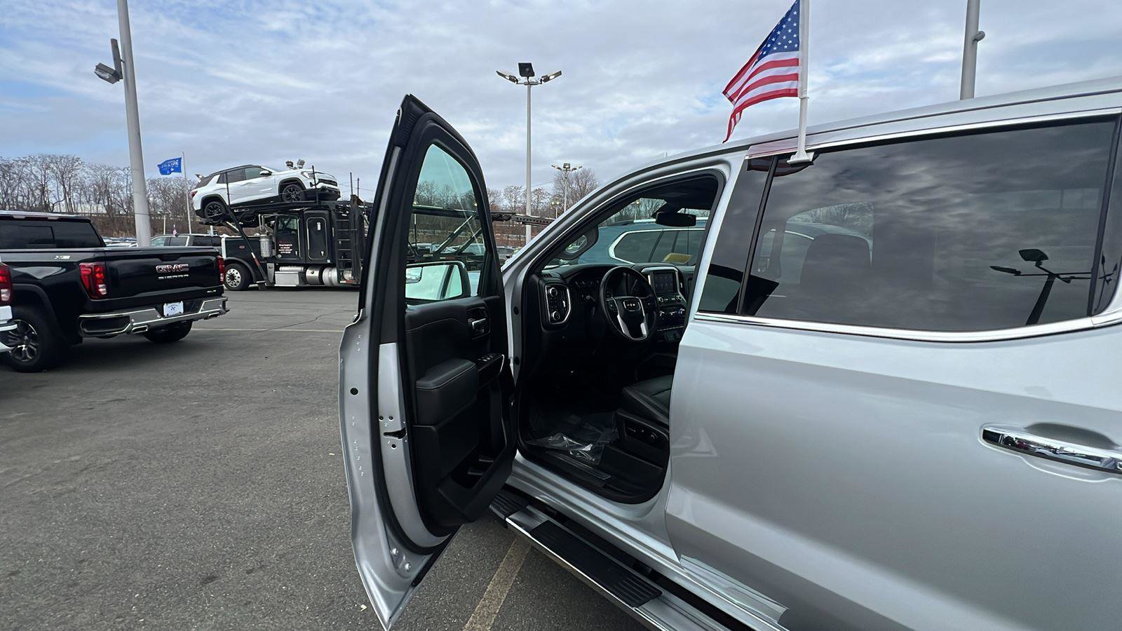 Used 2020 GMC Sierra 1500 SLT w/ SLT Premium Package image 23