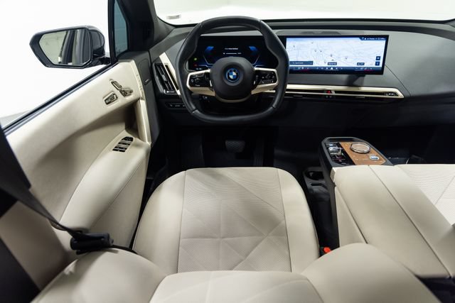 Certified 2024 BMW iX xDrive50 w/ Premium Package AWD/4WD image 3