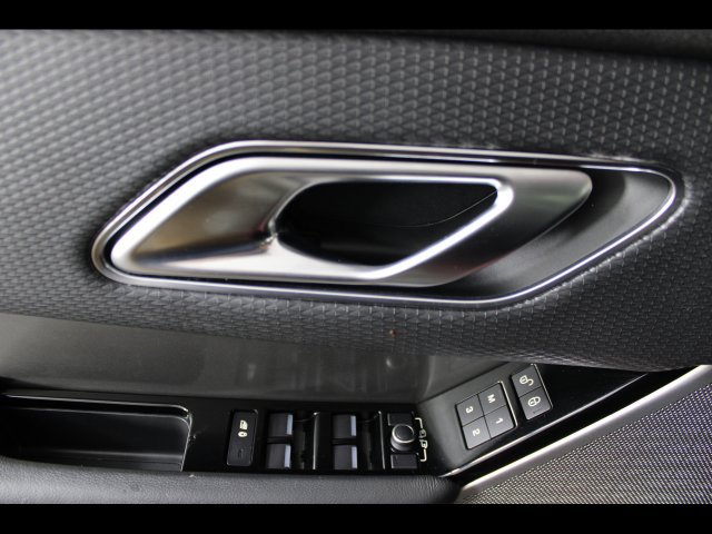 Used 2019 Land Rover Range Rover Velar S AWD/4WD image 19