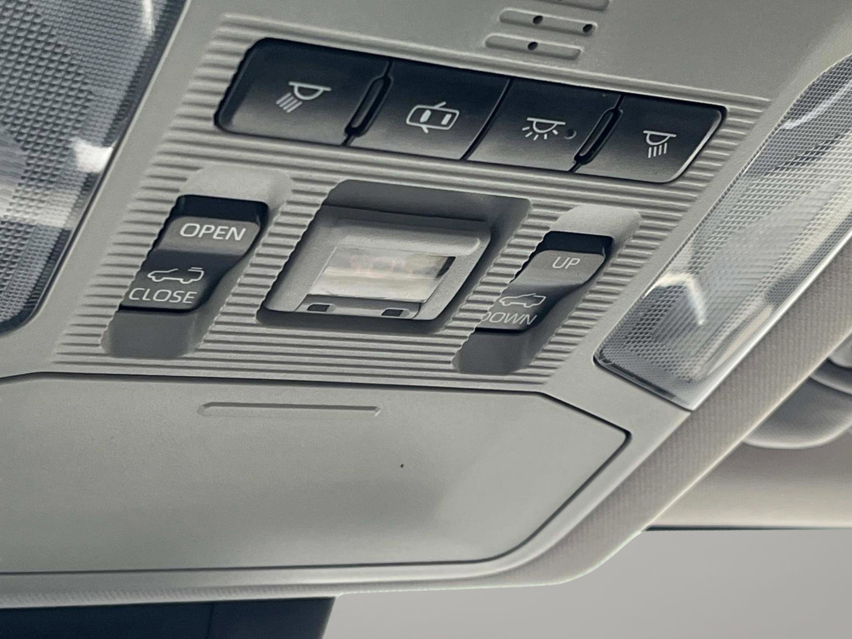 Used 2019 Toyota RAV4 XLE w/ Phone Cable & Charge Package image 36