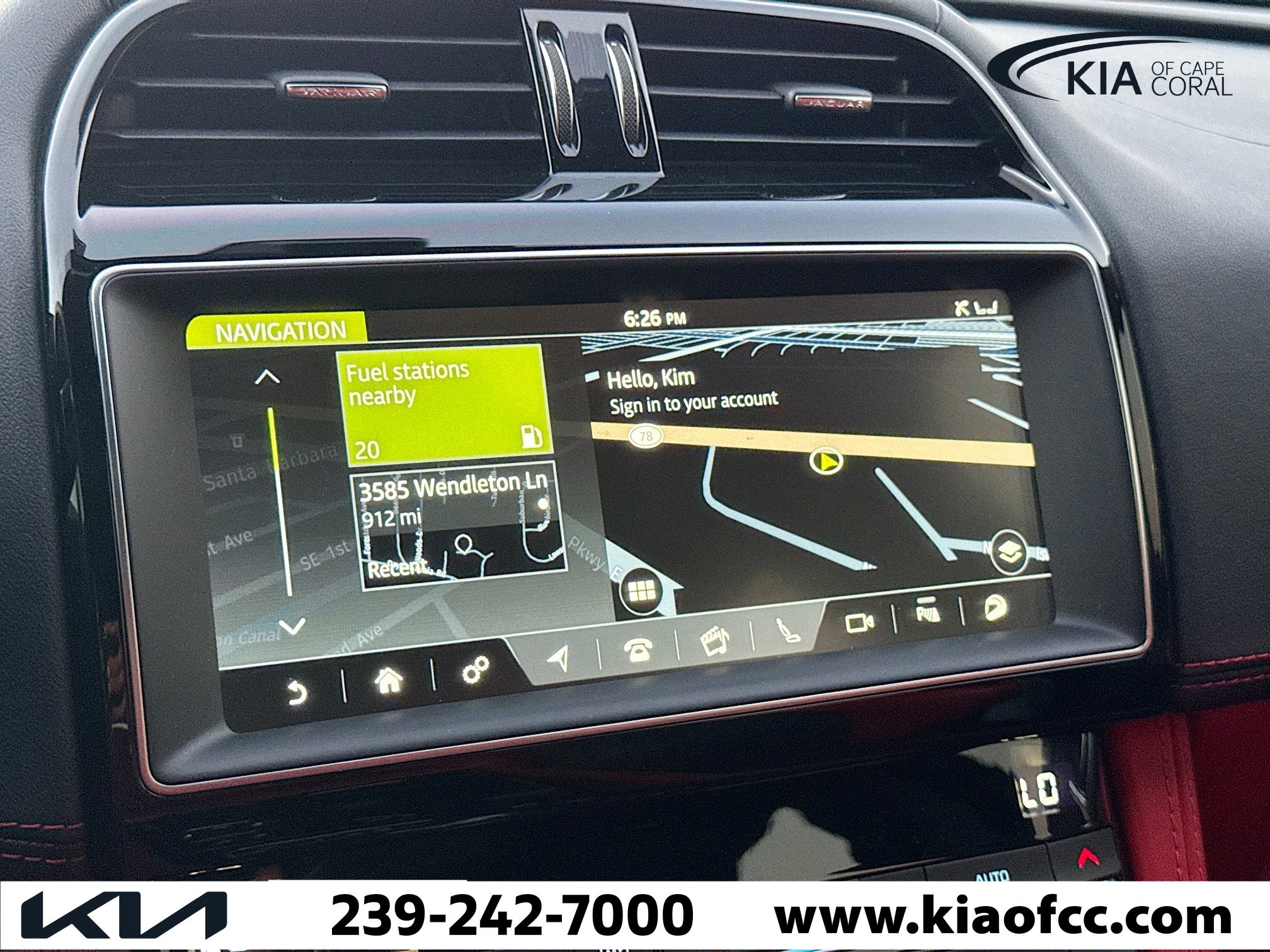 Used 2020 Jaguar F-PACE SVR image 31