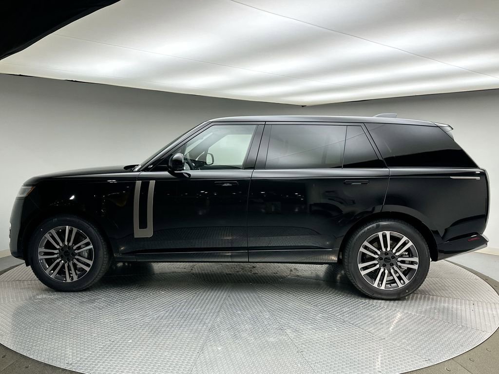 New 2026 Land Rover Range Rover Long Wheelbase SE image 2
