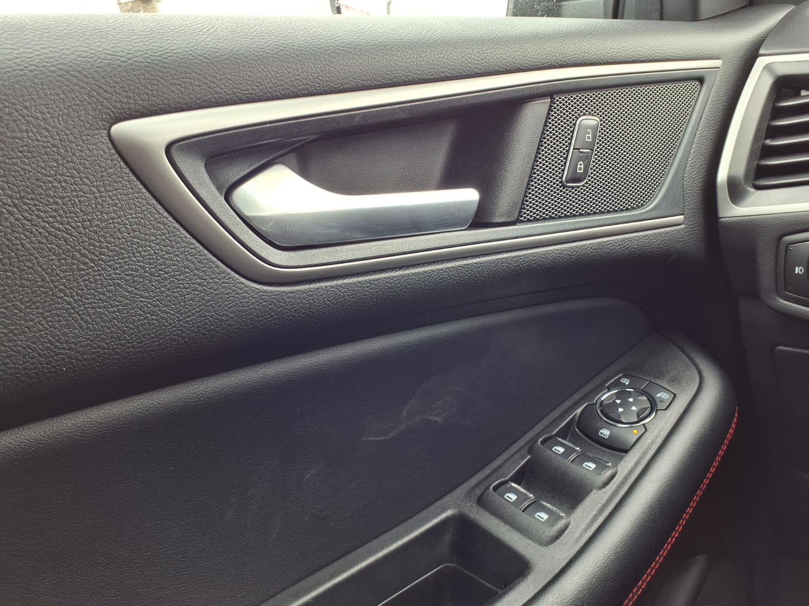 Used 2024 Ford Edge ST-Line image 19