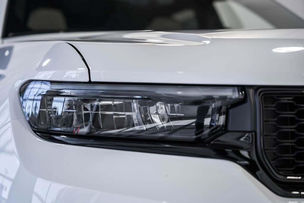 New 2025 Jeep Grand Cherokee Limited w/ Luxury Tech Group II image 13