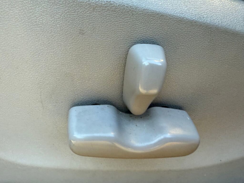 Used 2009 Subaru Forester 2.5X Limited w/ Popular Equipment Group 4A image 12