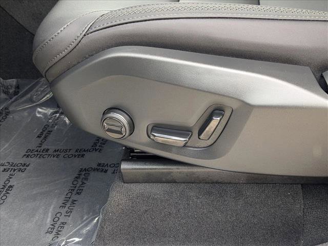 Certified 2025 Volvo XC90 T8 Plus w/ Protection Package Premier image 4