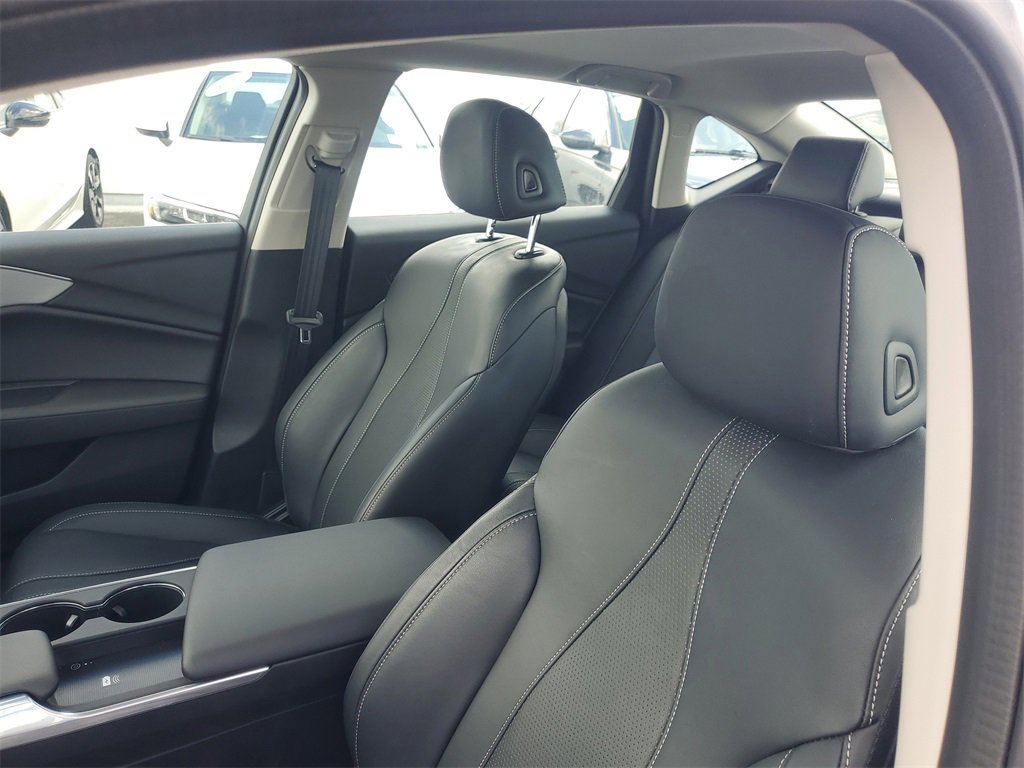 Used 2025 Acura TLX w/ Technology Package image 18