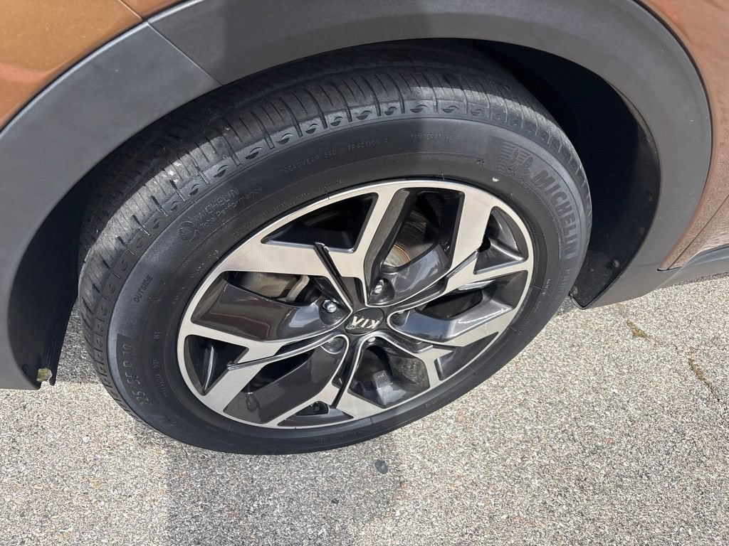 Used 2020 Kia Sportage EX w/ EX Technology Package FWD image 9
