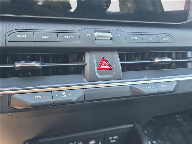 Used 2025 Kia K4 EX image 12