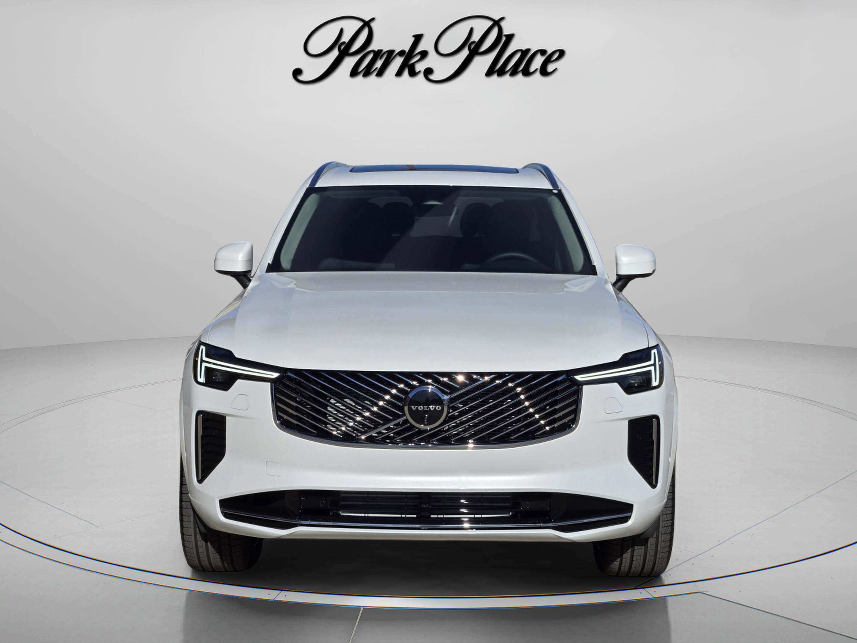 New 2026 Volvo XC90 T8 Plus w/ Protection Package Premier image 6