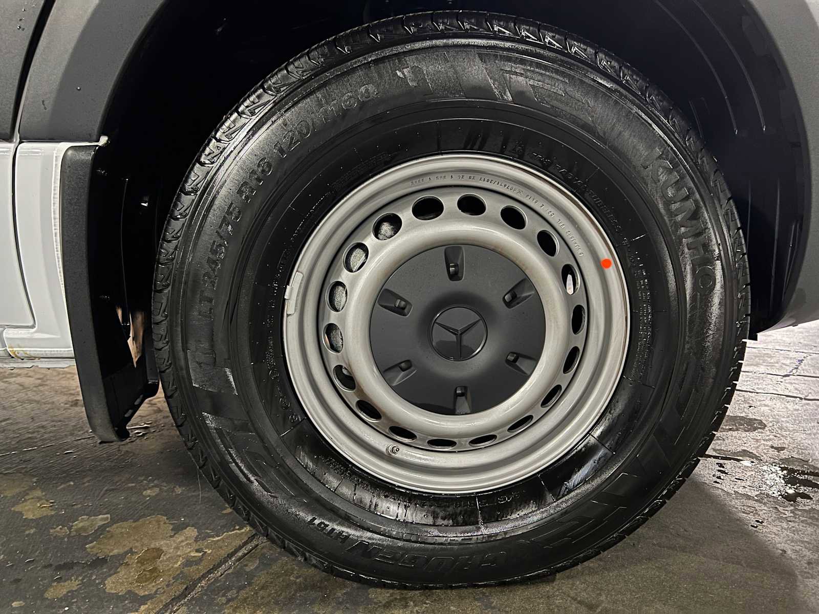 Used 2025 Mercedes-Benz Sprinter 2500 image 9