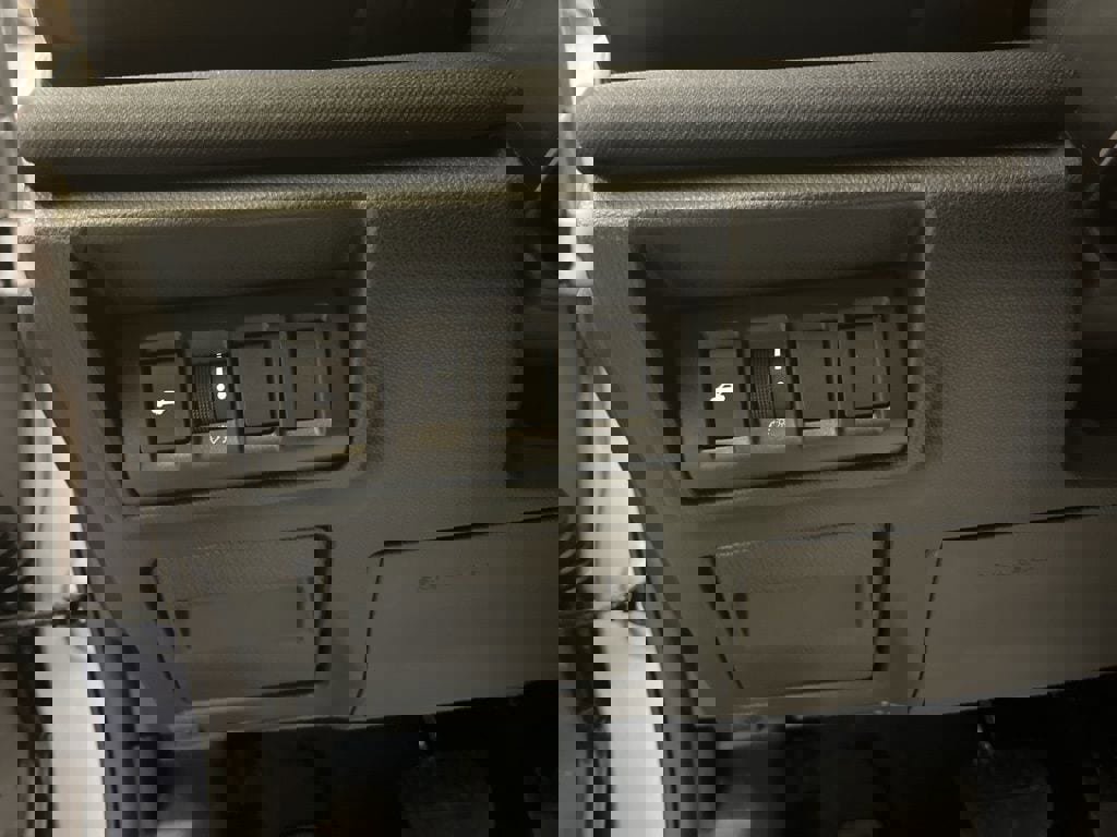 Used 2025 Subaru Legacy Premium image 12