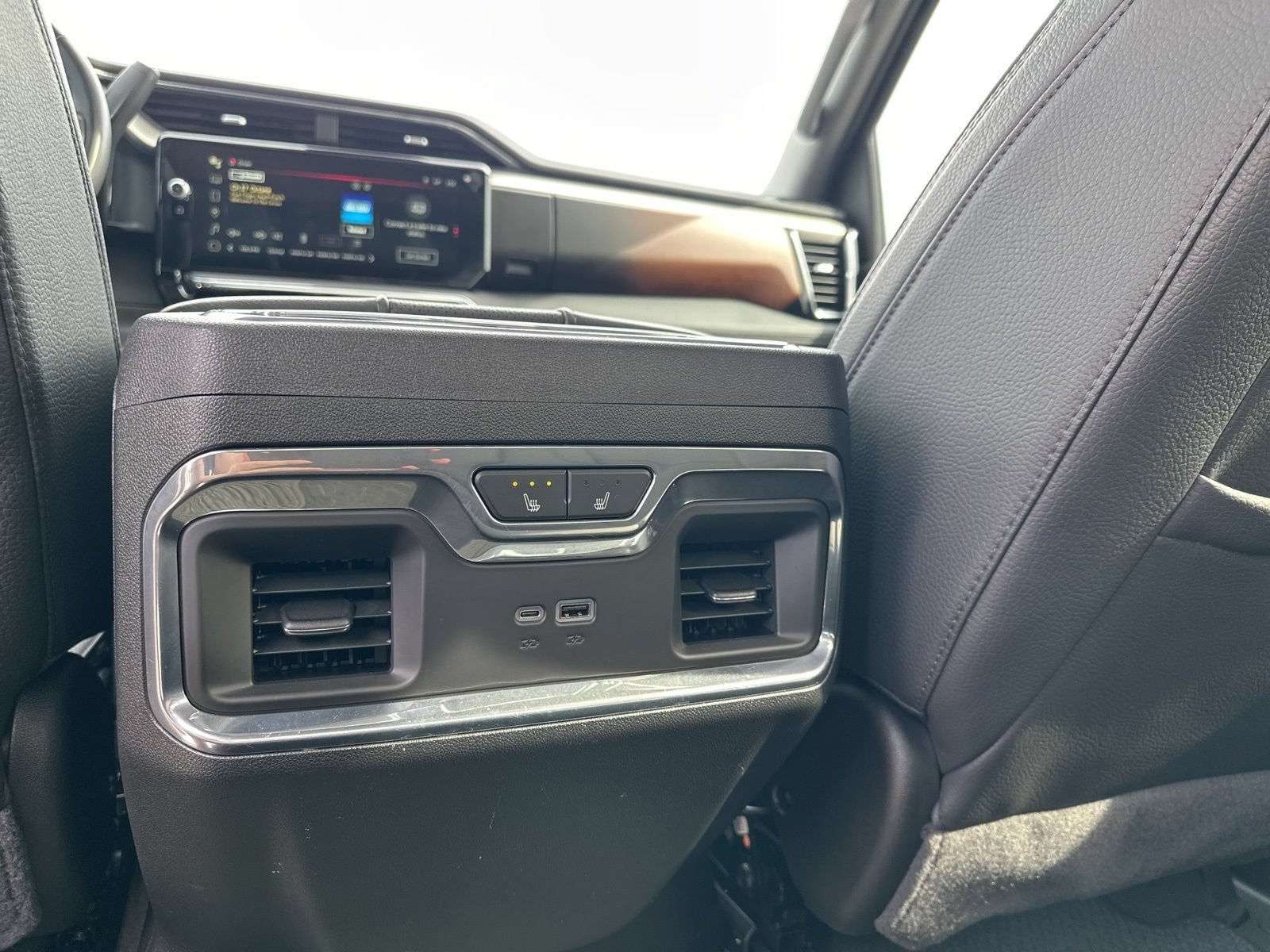 Used 2024 GMC Sierra 2500 Denali w/ Technology Package AWD/4WD image 24
