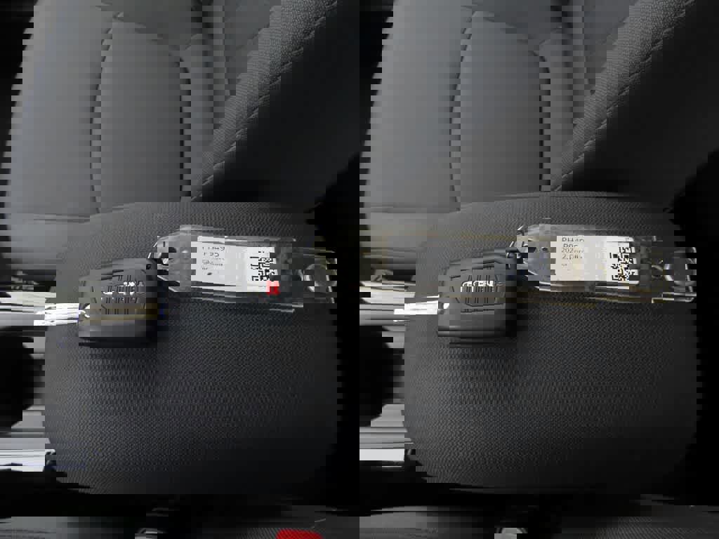 Used 2022 Toyota Corolla LE w/ Carpet Mat Package (TMS) image 24