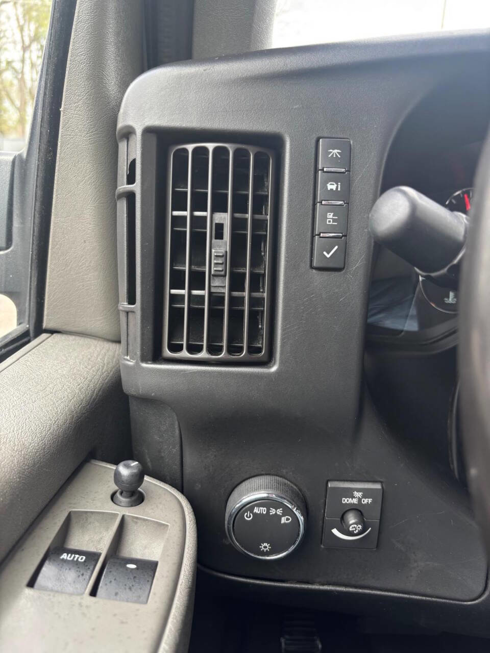 Used 2019 Chevrolet Express 2500 w/ Driver Convenience Package image 28