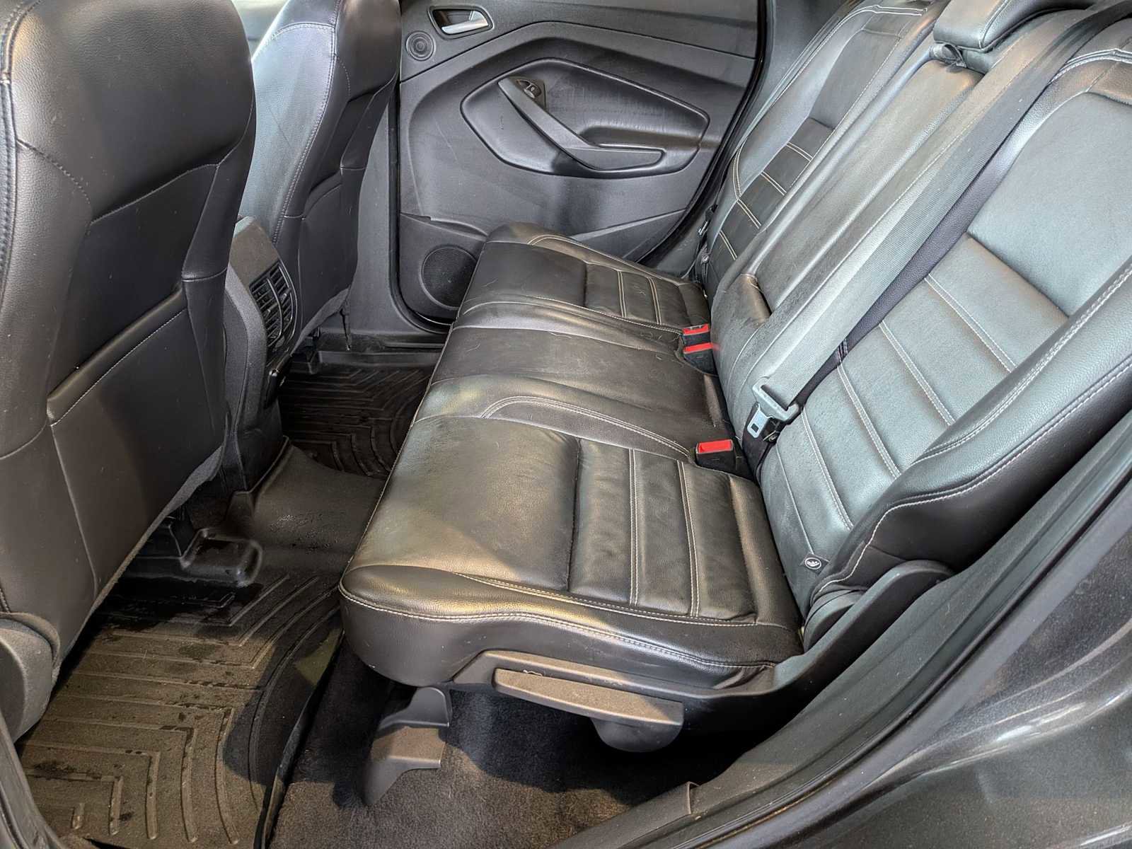 Used 2019 Ford Escape Titanium image 18