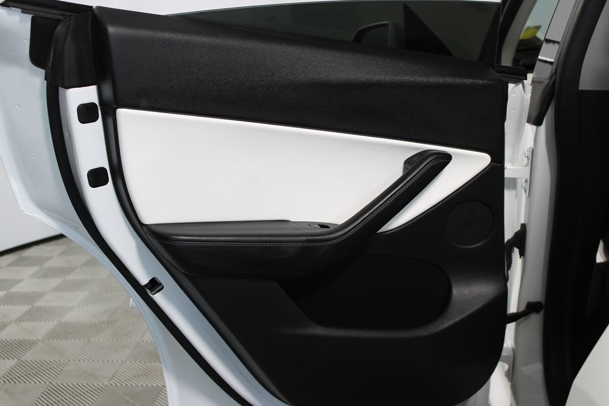 Used 2022 Tesla Model Y Long Range AWD/4WD image 22