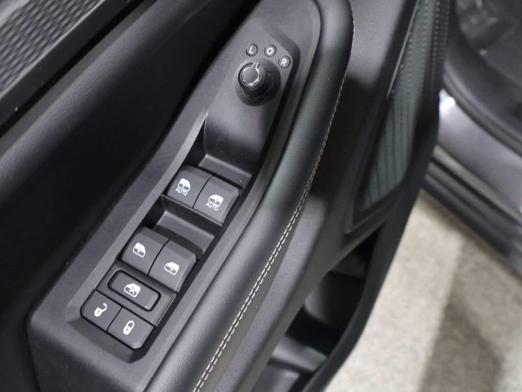 Certified 2023 Jeep Grand Cherokee Altitude AWD/4WD image 15