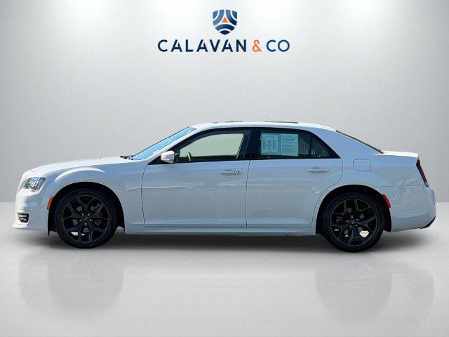 Used 2023 Chrysler 300 Touring L w/ Popular Equipment Group RWD image 4