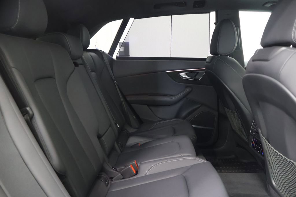 Used 2025 Audi Q8 Premium Plus w/ Premium Plus Package AWD/4WD image 24