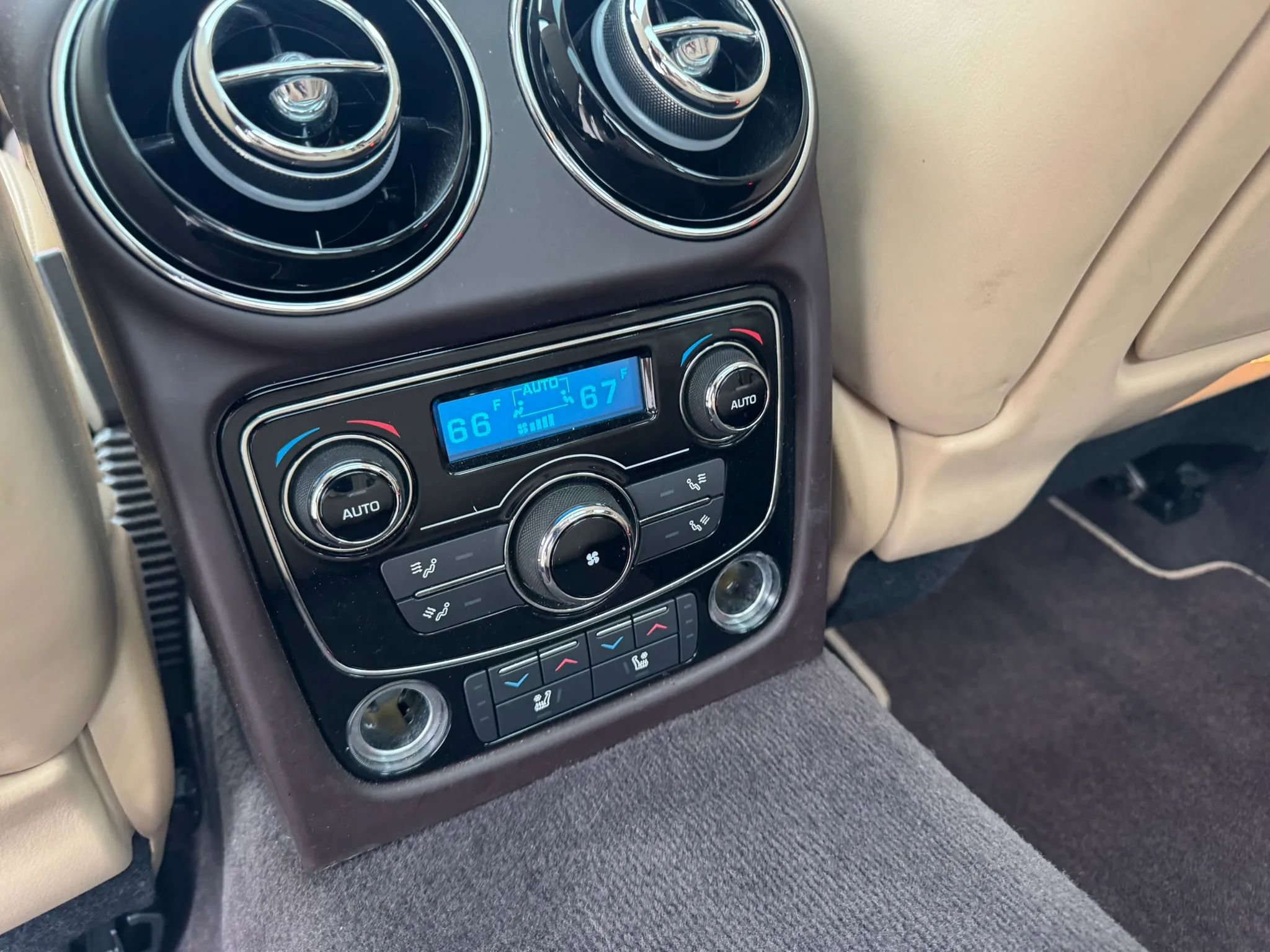 Used 2019 Jaguar XJ L Portfolio image 18