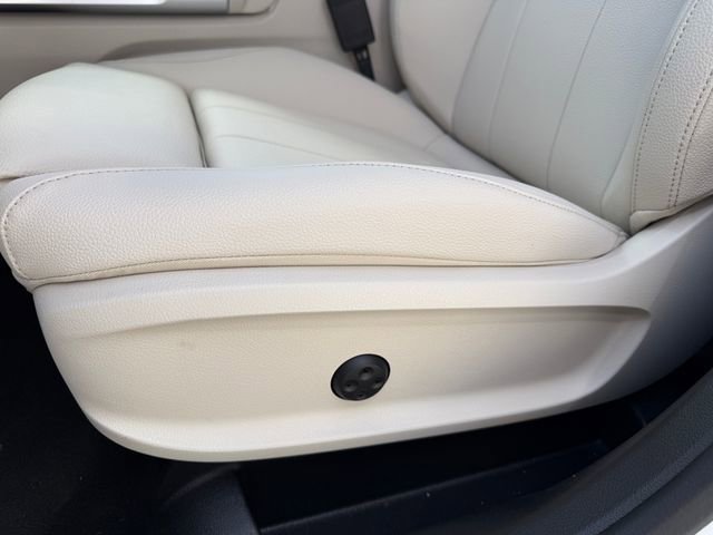 Used 2025 Mercedes-Benz GLB 250 4MATIC image 8