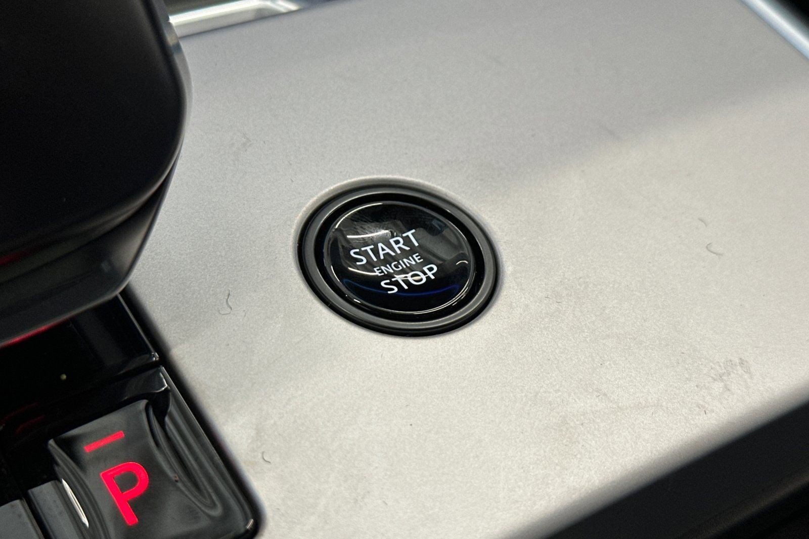 New 2026 Land Rover Range Rover SV AWD/4WD image 31