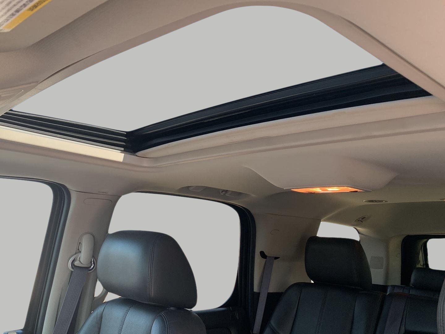 Used 2014 Chevrolet Tahoe LT w/ Luxury Package AWD/4WD image 18