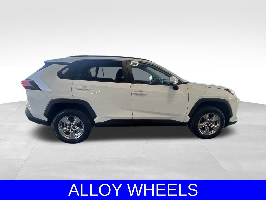 Used 2025 Toyota RAV4 XLE image 3